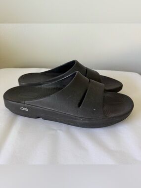 OOFOS Size 11 Men’s Black Slides Sandals